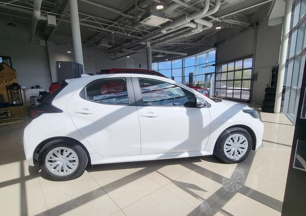 Toyota Yaris cena 84900 przebieg: 15026, rok produkcji 2022 z Mława małe 301